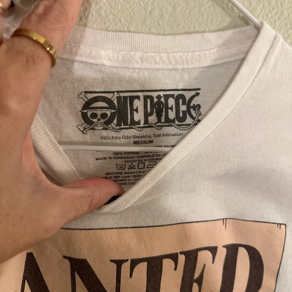 Onepiece Cream Graphic Tee - Picture 2 of 3